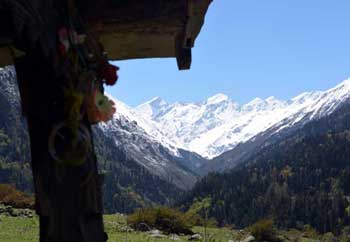 Har ki Dun trek from Sankri to cradle shaped Har ki Dun valley is a spellbound trek in Garhwal Himalayas. It is one of the most popular treks in Uttarakhand